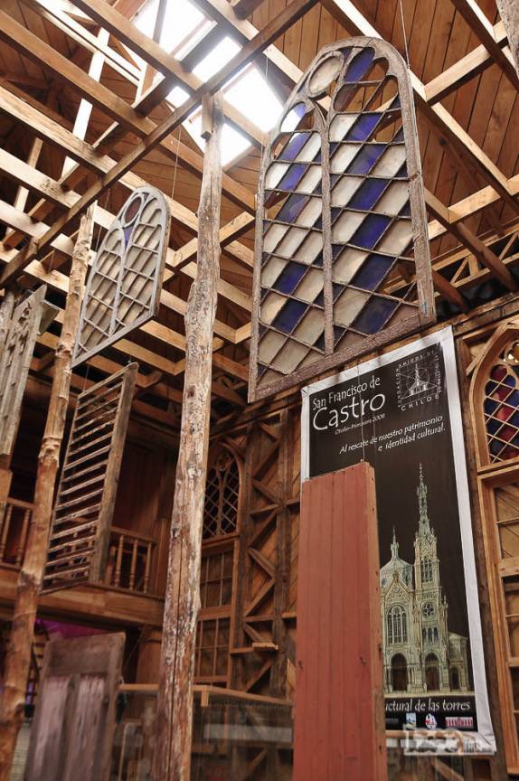 Visitando exposição no Convento Inmaculada Concepción, em Ancud, no norte da ilha de Chiloé, no sul do Chile